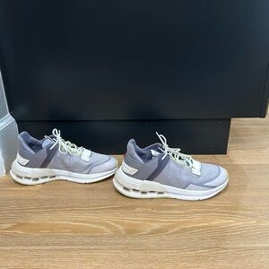 On CloudNova Flux women’s size 7
